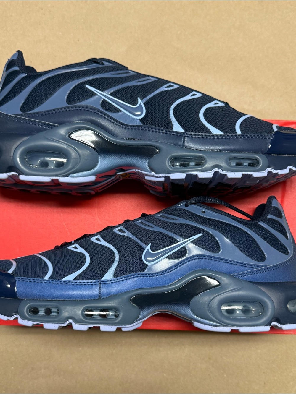 Nike Air Max Plus Obsidian Aluminum Mens size 11.5 running shoes NEW!